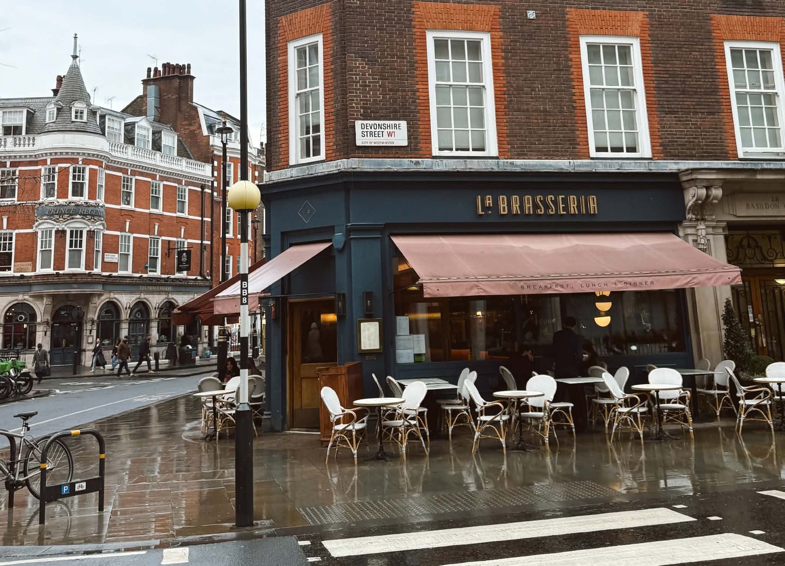 Ресторант La Brasseria на ъгъла на Devonshire Street в Лондон